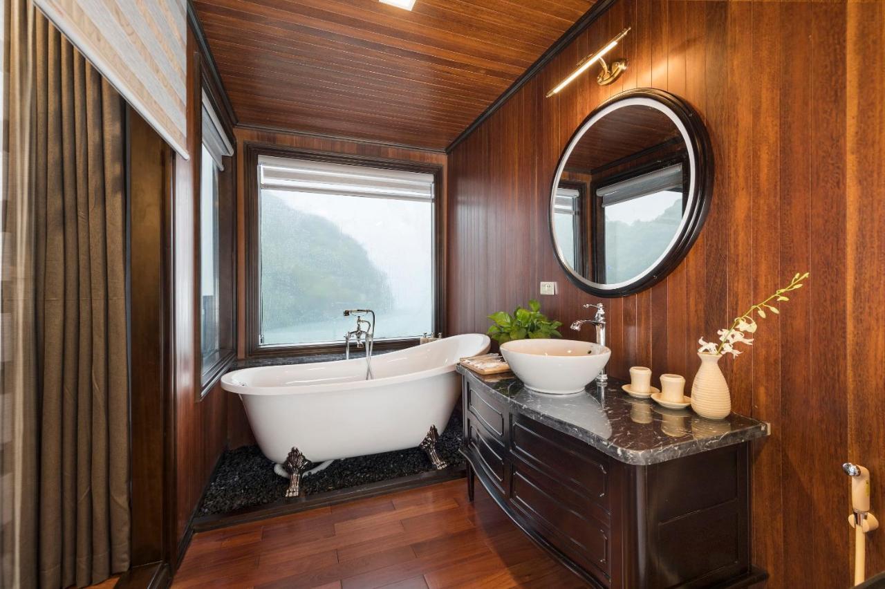 La Regina Legend Cruise Hotel Ha Long Eksteriør billede